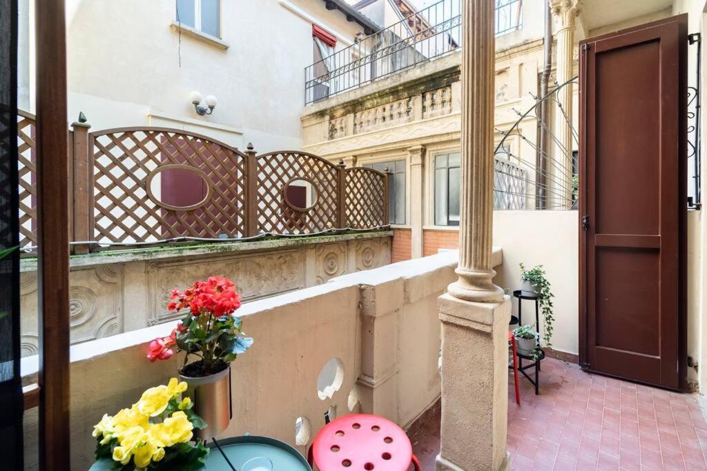Appartamento Elegante E Centrale La Foglia D'Oro Bologna Esterno foto